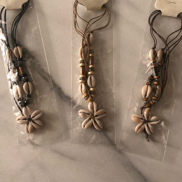 Cowrie Shell Boho Flower Necklace - Picture 3 of 5